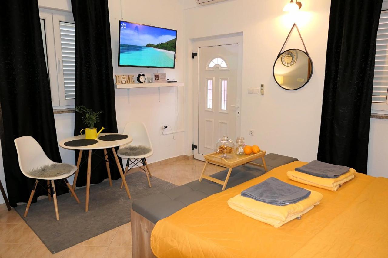 Apartment Laura Senj  Eksteriør bilde