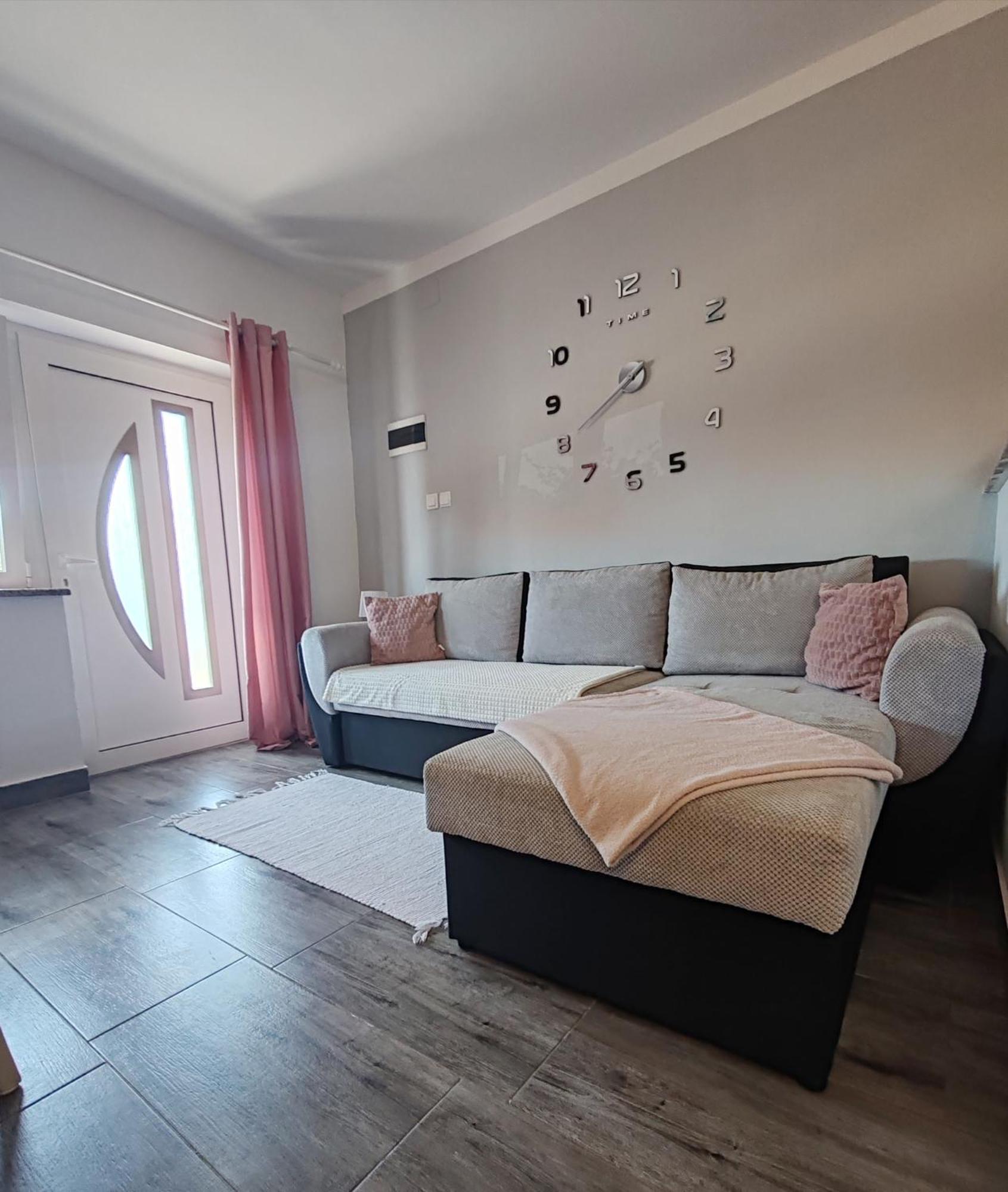 Apartment Laura Senj  Eksteriør bilde